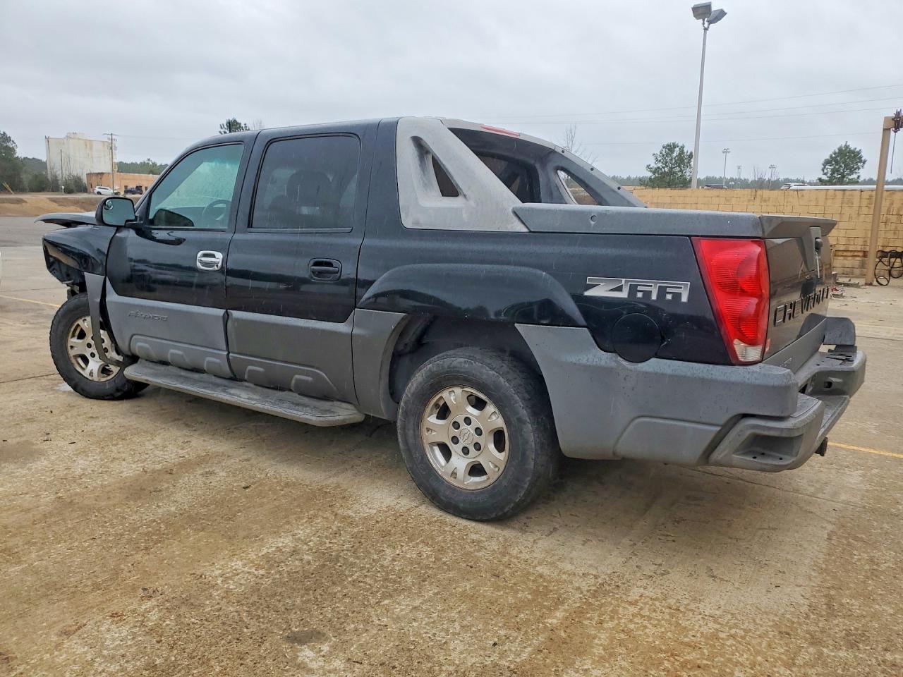2002 CHEVROLET AVALANCHE K1500 photo 2