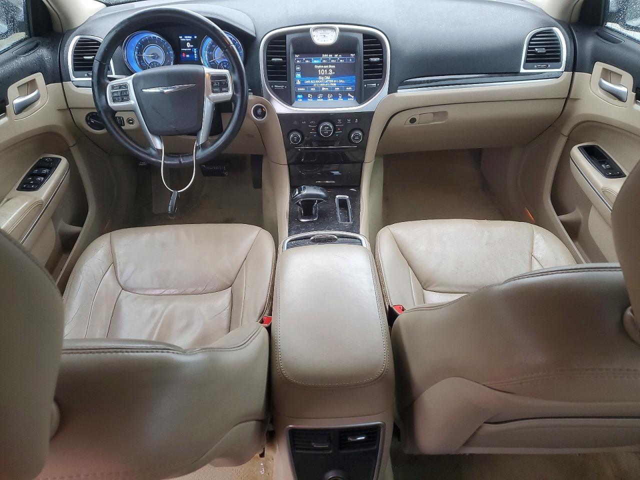 2014 CHRYSLER 300 photo 15