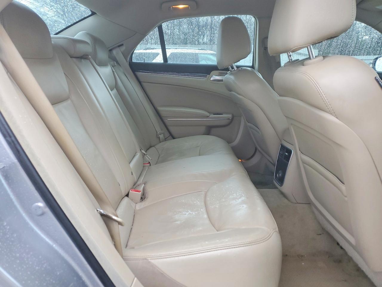 2014 CHRYSLER 300 photo 19