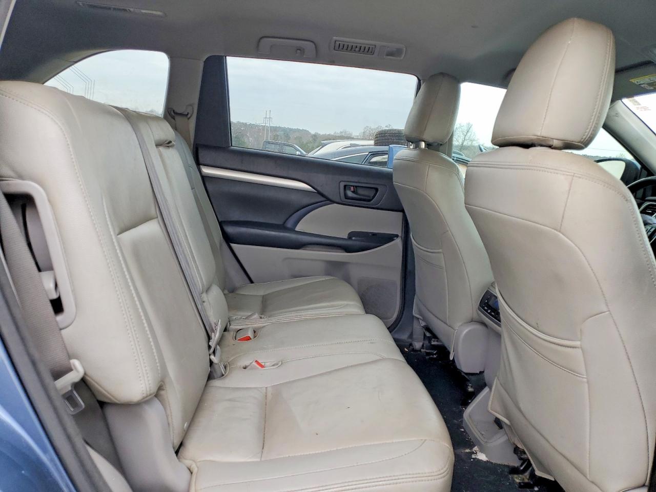 2017 TOYOTA HIGHLANDER LE PLUS photo 10