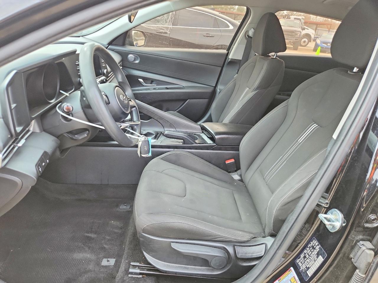 2023 HYUNDAI ELANTRA photo 7