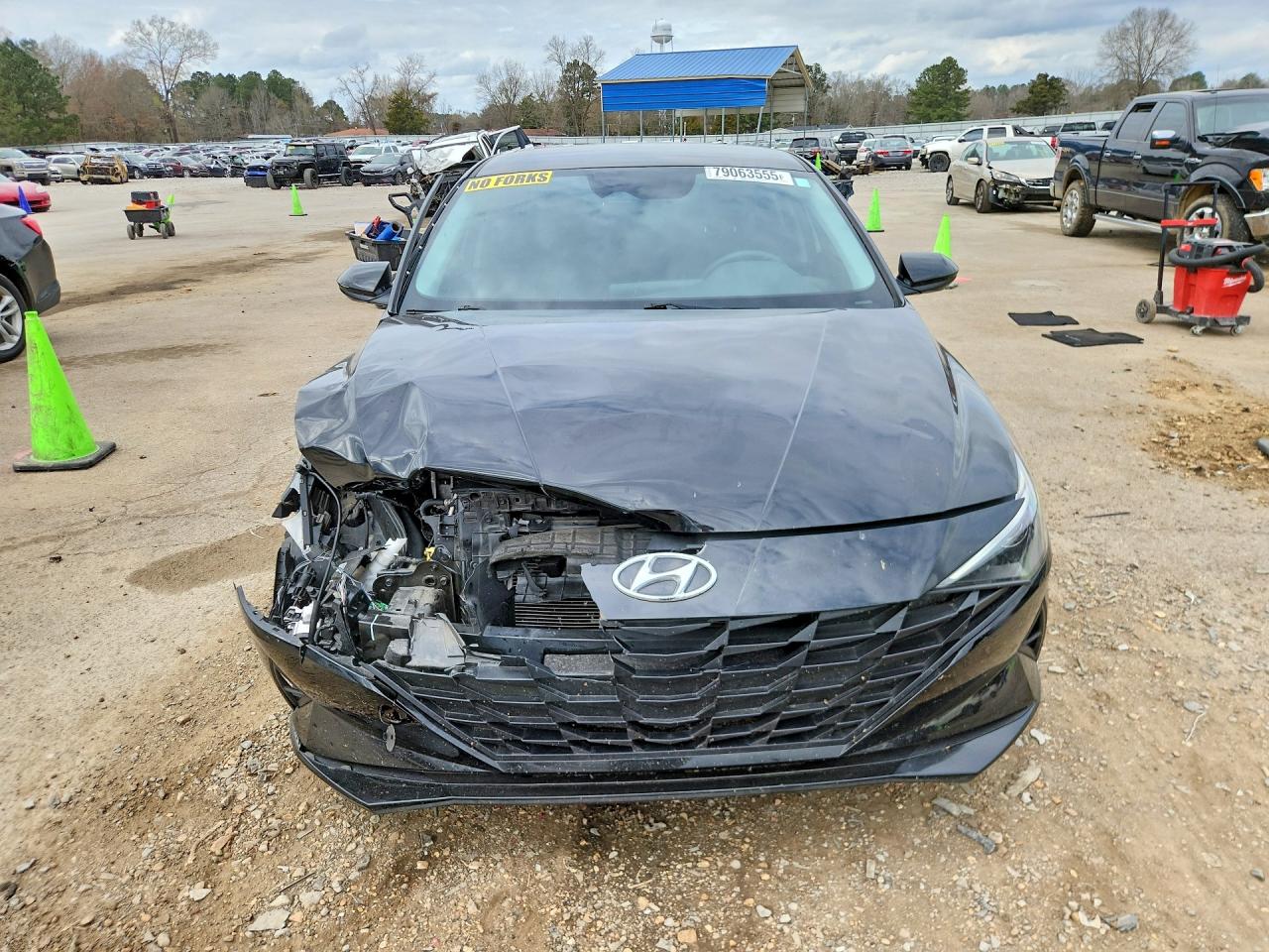 2023 HYUNDAI ELANTRA photo 5
