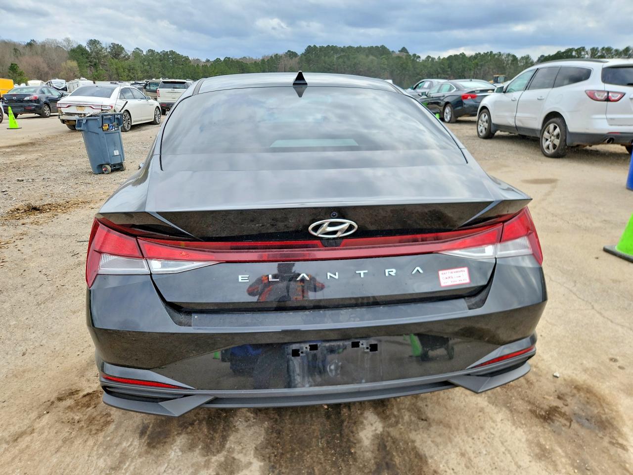 2023 HYUNDAI ELANTRA photo 6