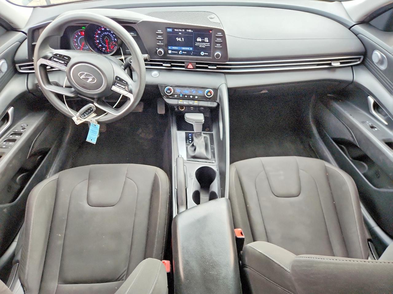 2023 HYUNDAI ELANTRA photo 8