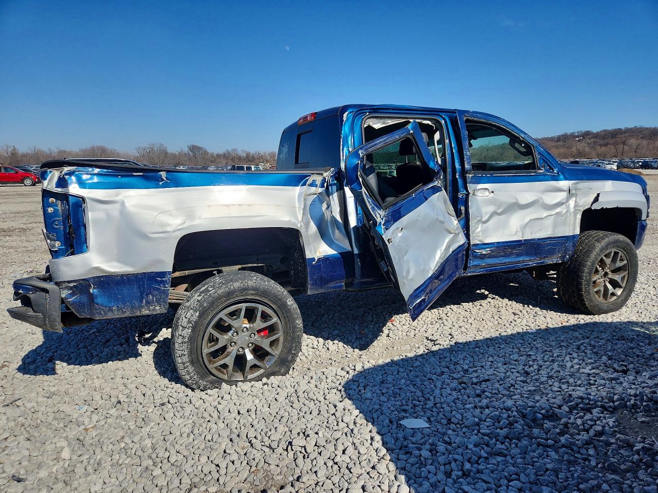2017 CHEVROLET SILVERADO K1500 LT photo 3