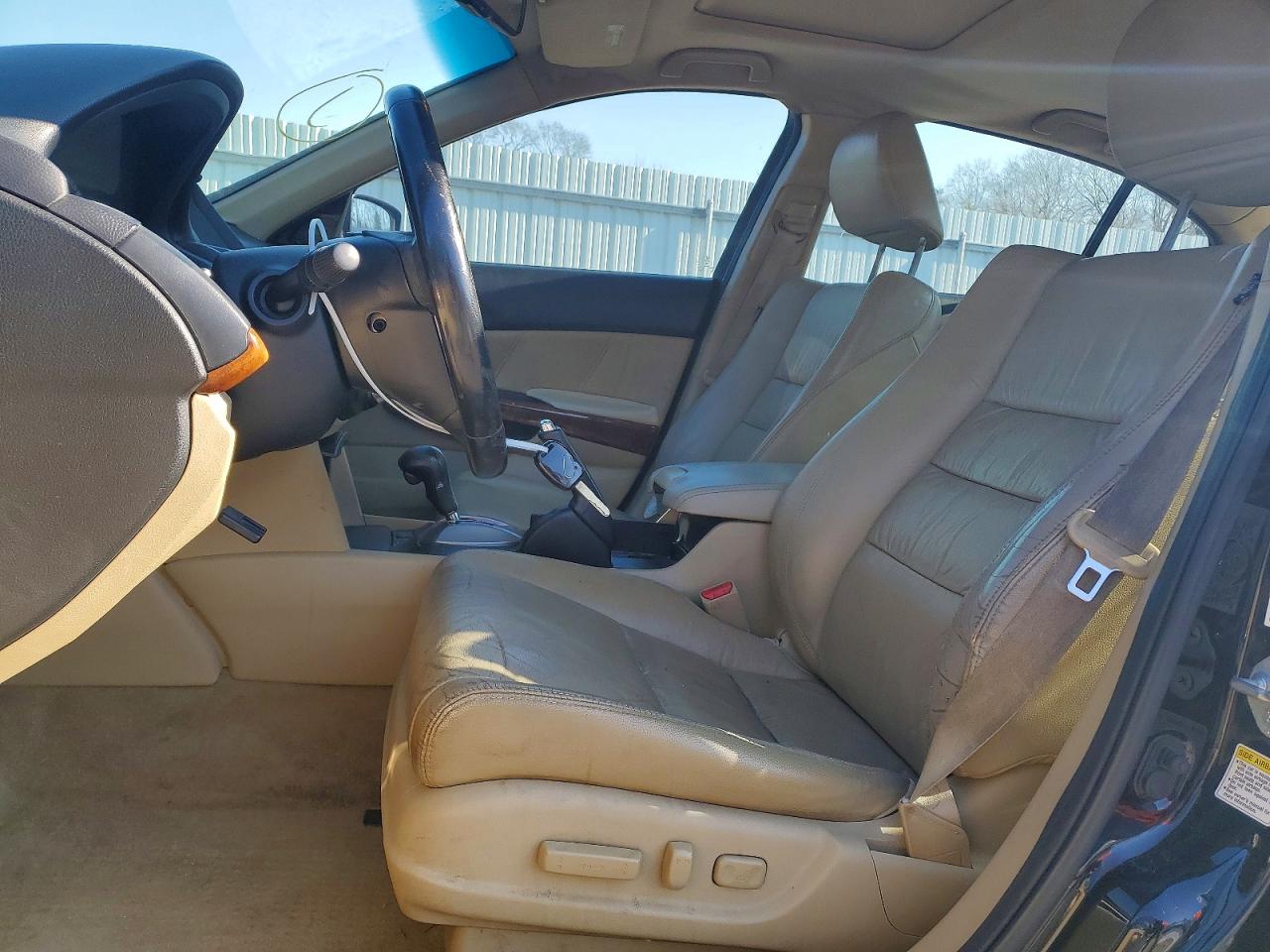 2011 HONDA ACCORD photo 7