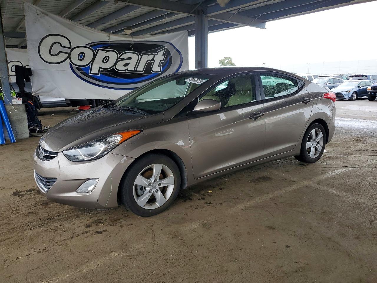2013 HYUNDAI ELANTRA