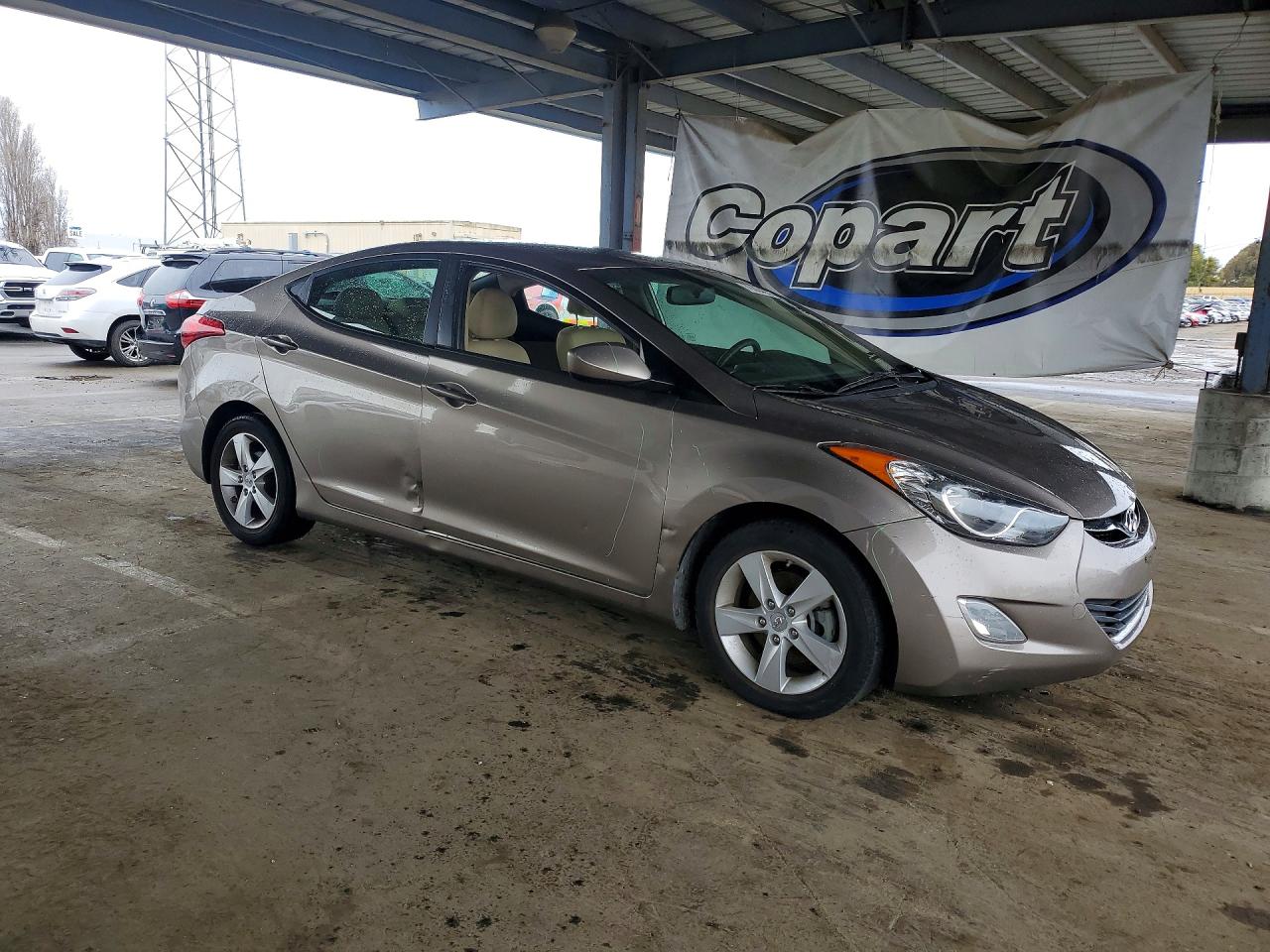 2013 HYUNDAI ELANTRA GLS photo 4