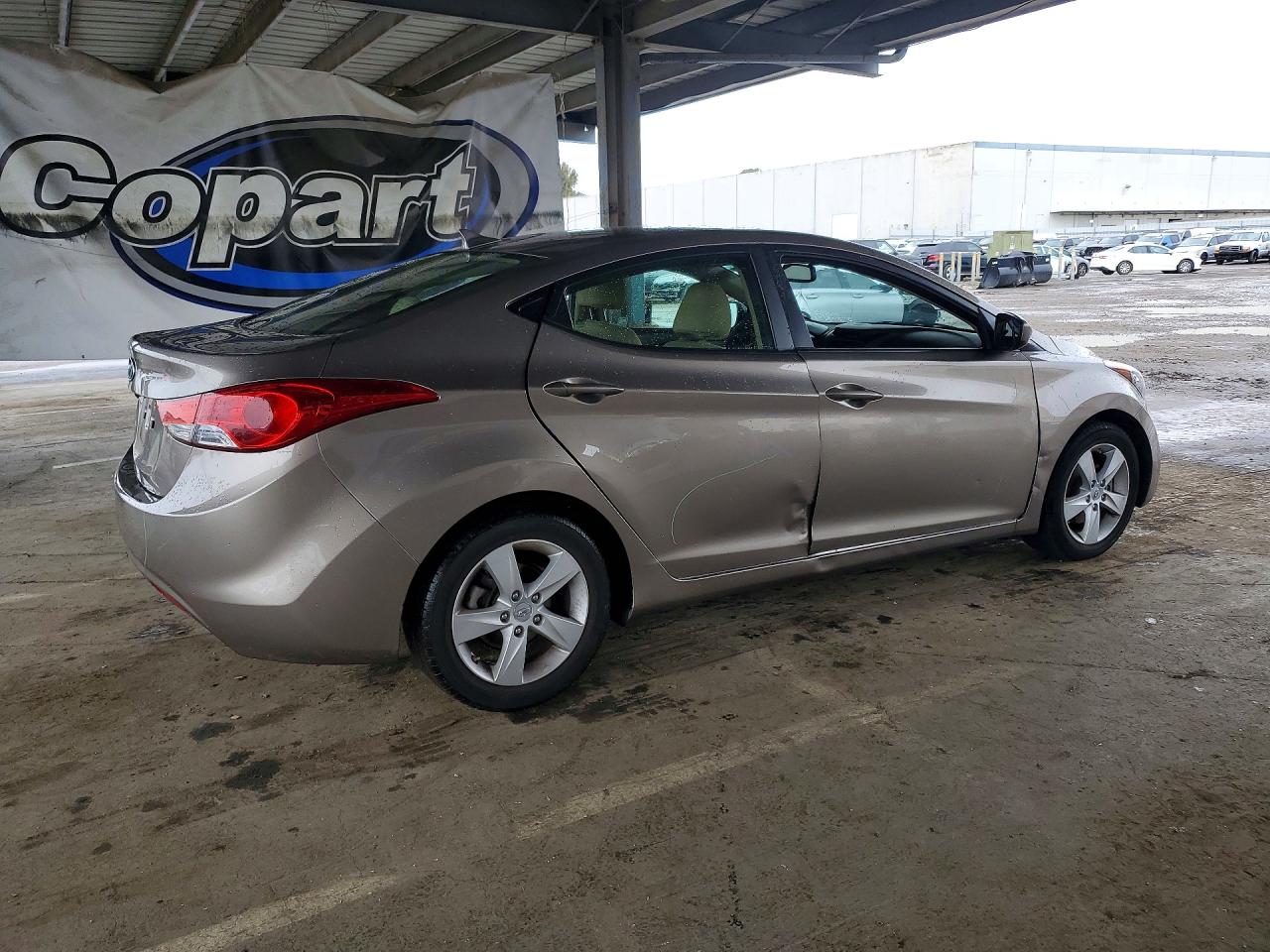 2013 HYUNDAI ELANTRA GLS photo 3