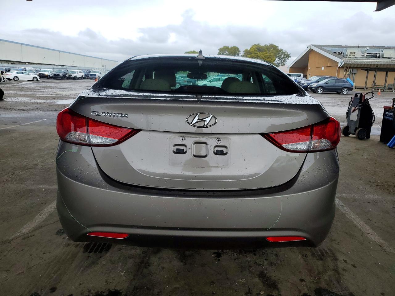 2013 HYUNDAI ELANTRA GLS photo 6