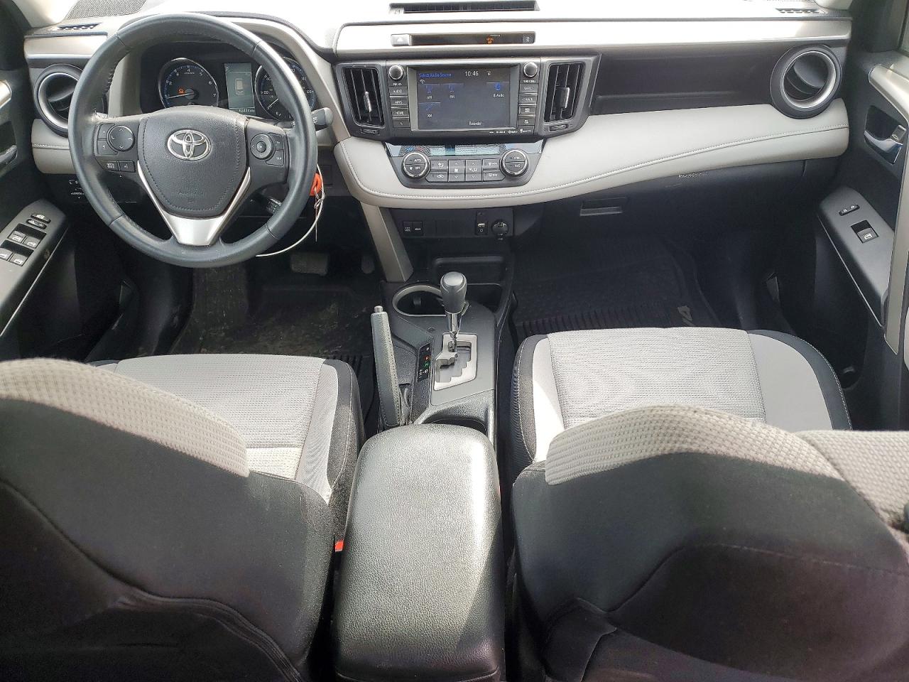2016 TOYOTA RAV4 XLE photo 15