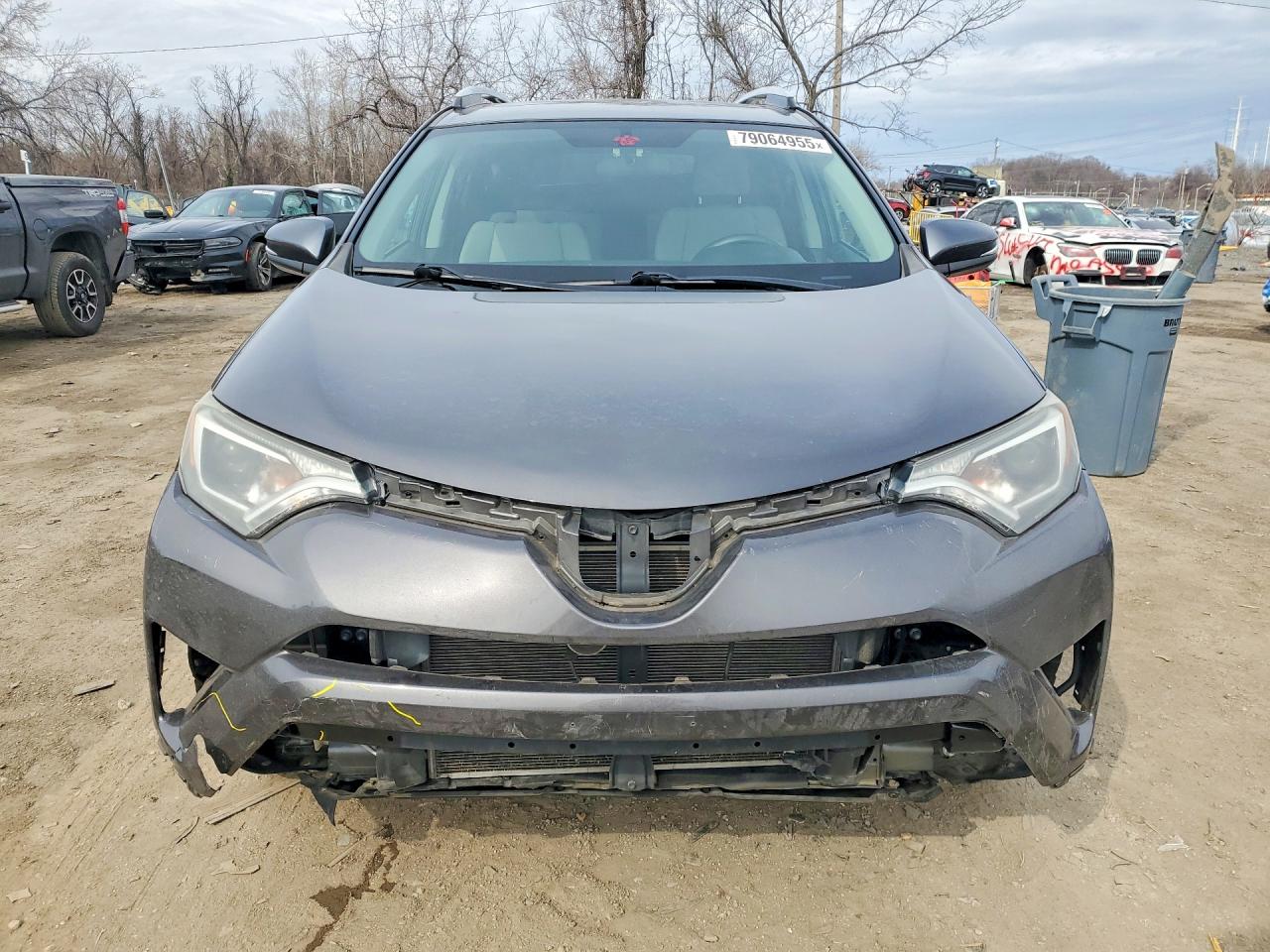 2016 TOYOTA RAV4 XLE photo 9