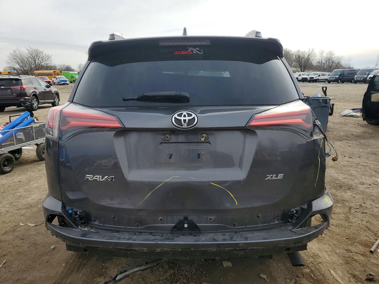2016 TOYOTA RAV4 XLE photo 11