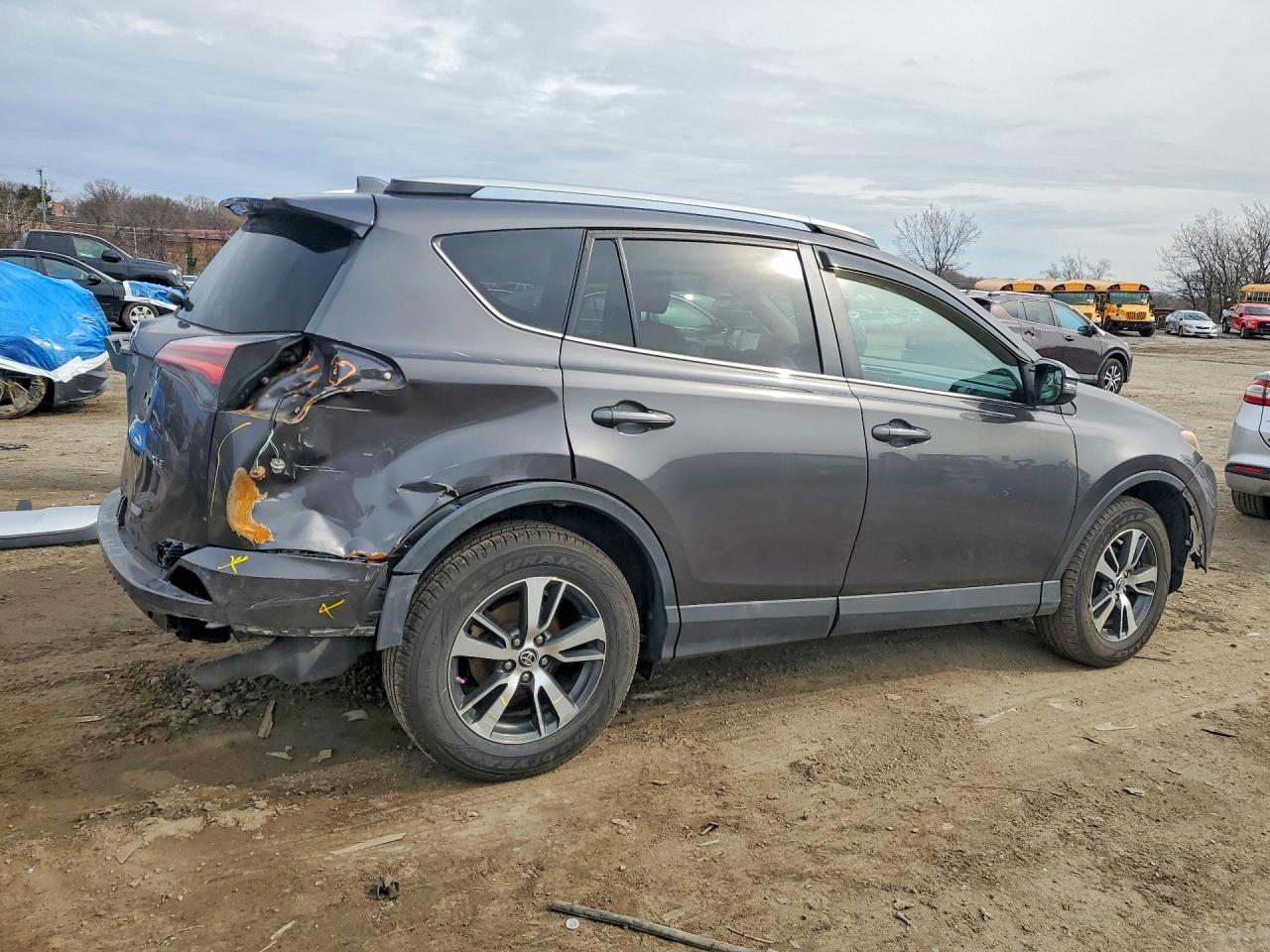 2016 TOYOTA RAV4 XLE photo 5