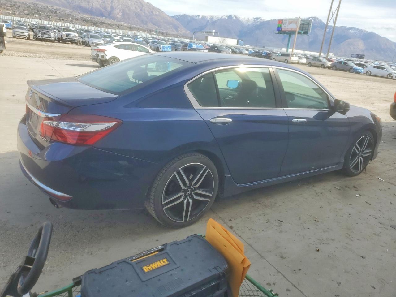 2016 HONDA ACCORD SPORT photo 3