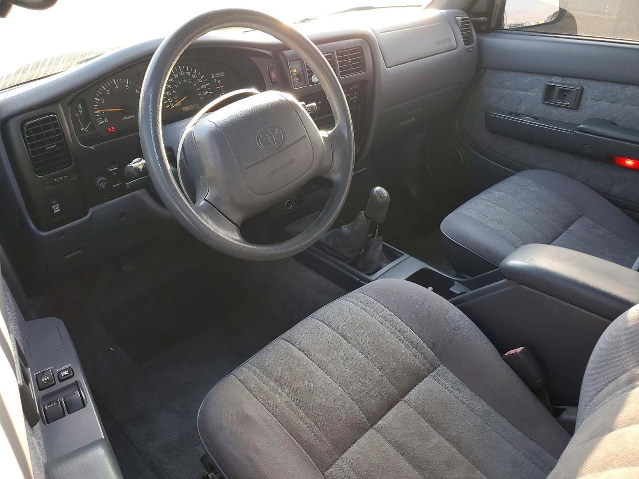 2000 TOYOTA TACOMA BASE photo 8