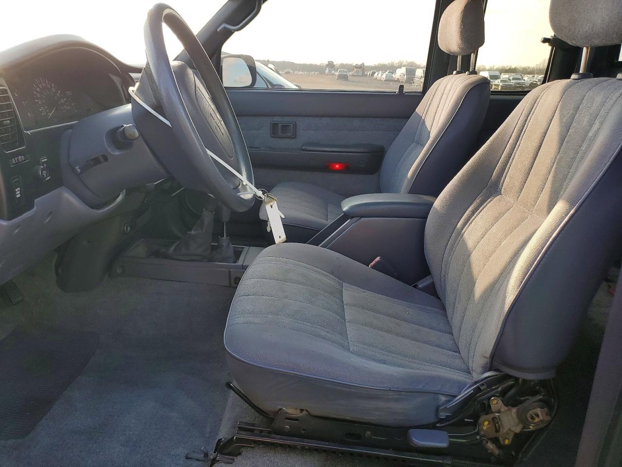 2000 TOYOTA TACOMA BASE photo 7