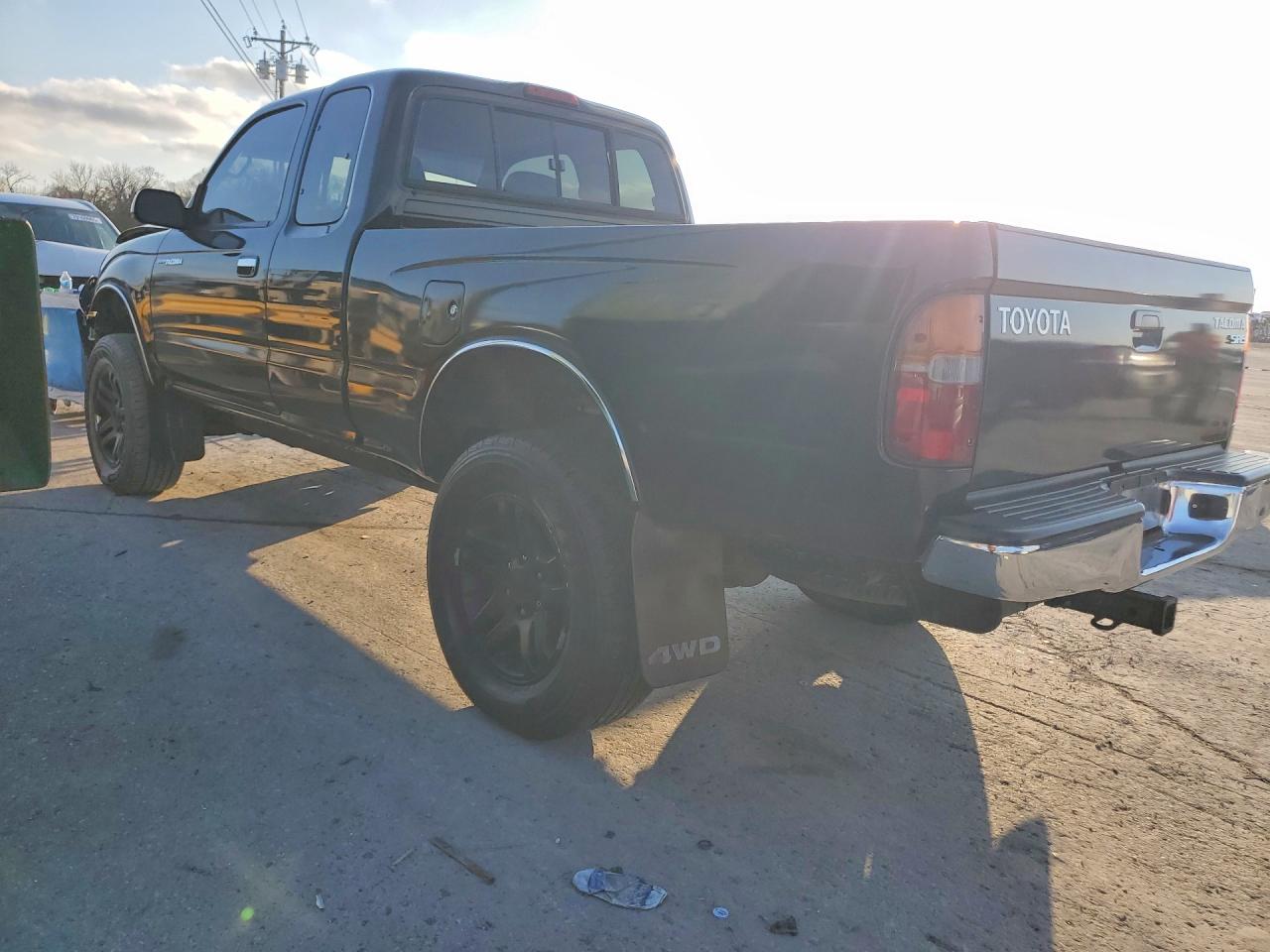 2000 TOYOTA TACOMA BASE photo 2