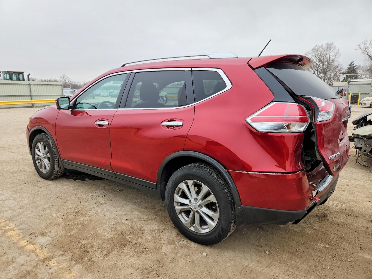 2016 NISSAN ROGUE photo 3