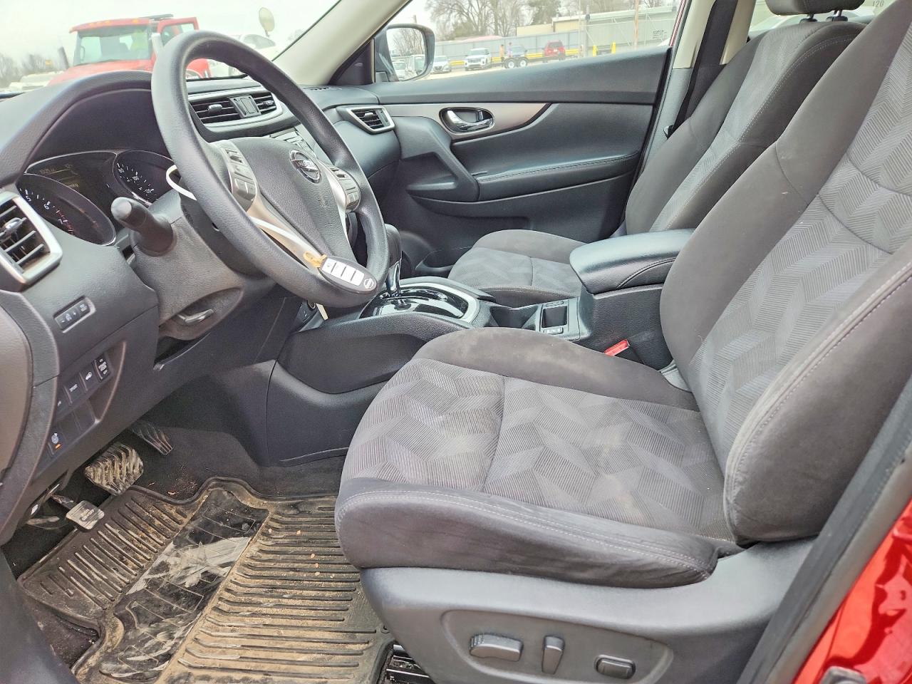 2016 NISSAN ROGUE photo 13