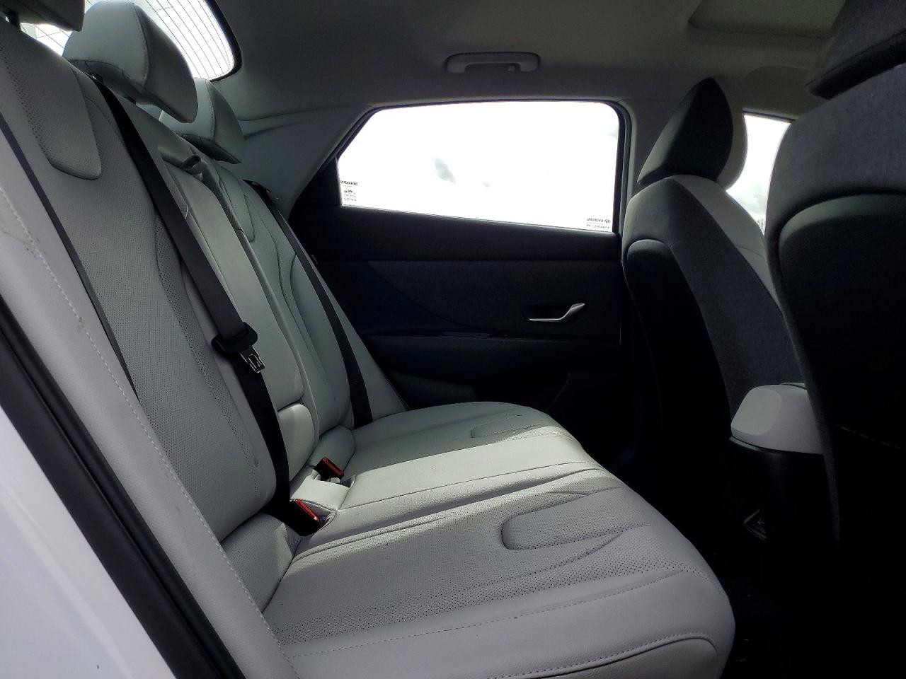 2025 HYUNDAI ELANTRA photo 19