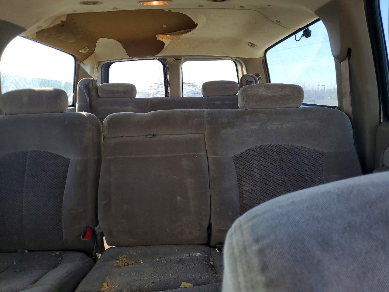 2001 CHEVROLET SUBURBAN C1500 photo 19