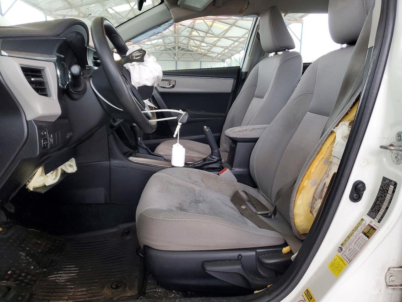 2015 TOYOTA COROLLA L photo 19