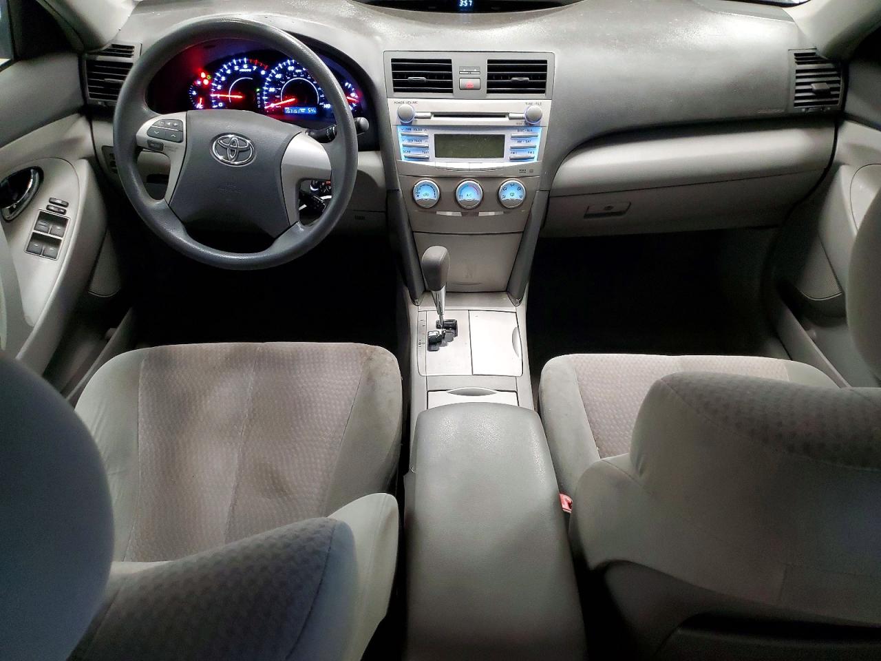 2010 TOYOTA CAMRY LE photo 15