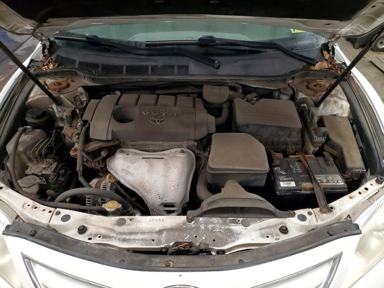 2010 TOYOTA CAMRY LE photo 21