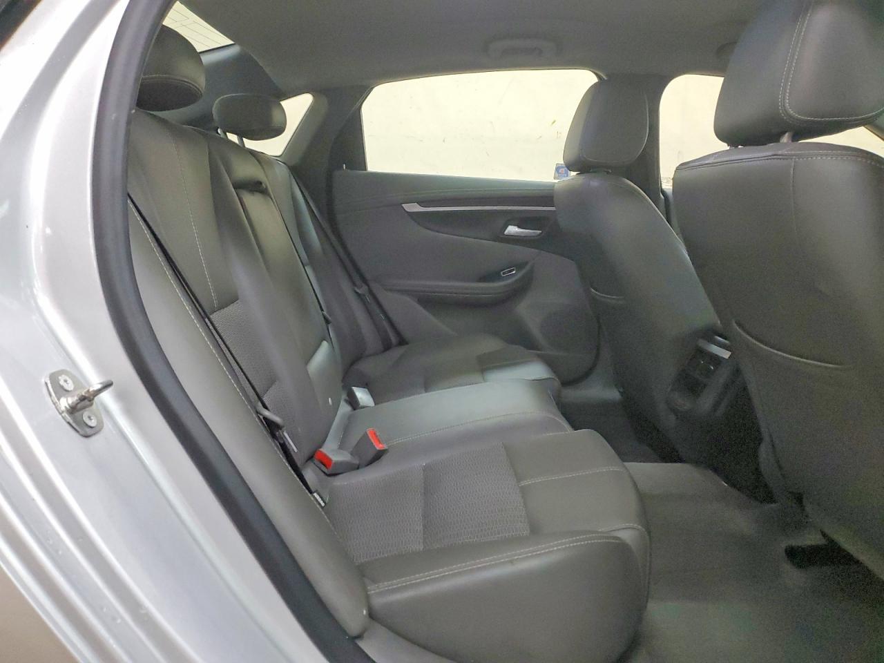 2018 CHEVROLET IMPALA LT photo 10