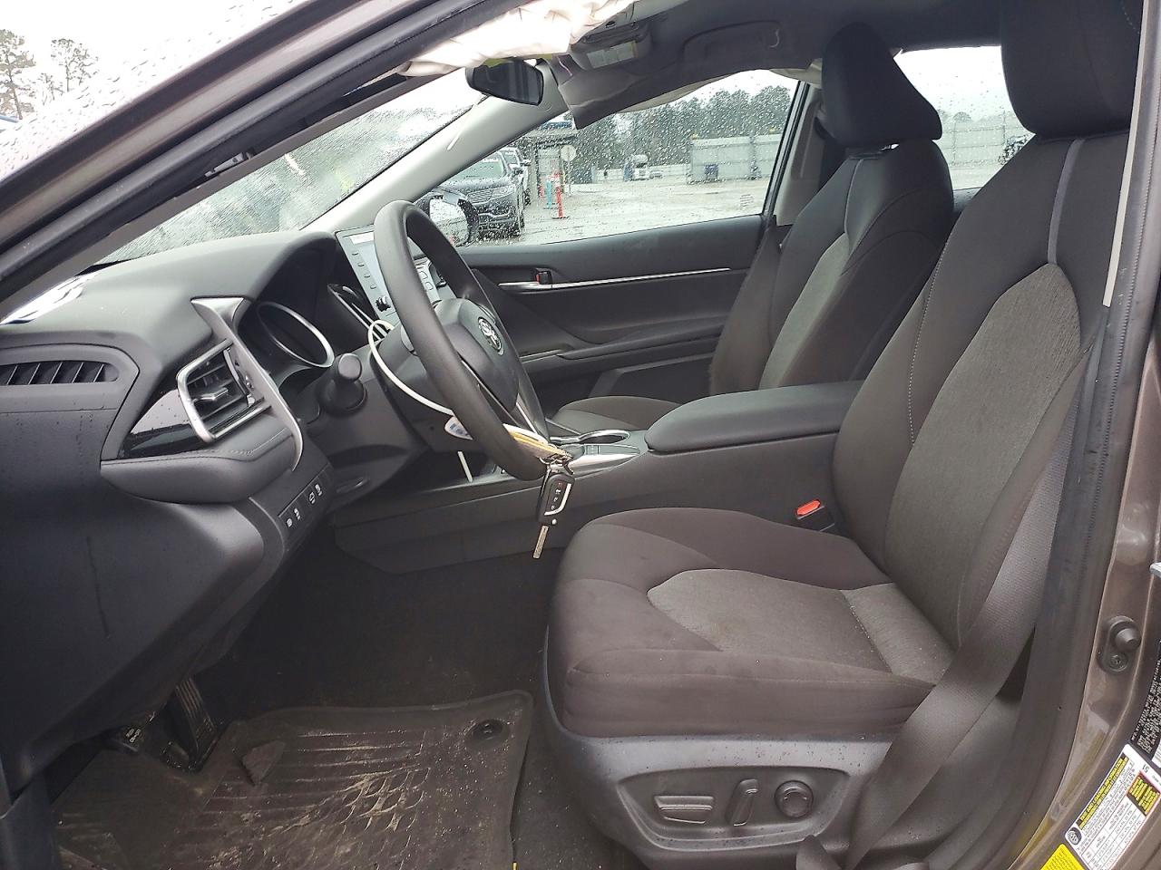 2024 TOYOTA CAMRY LE photo 7