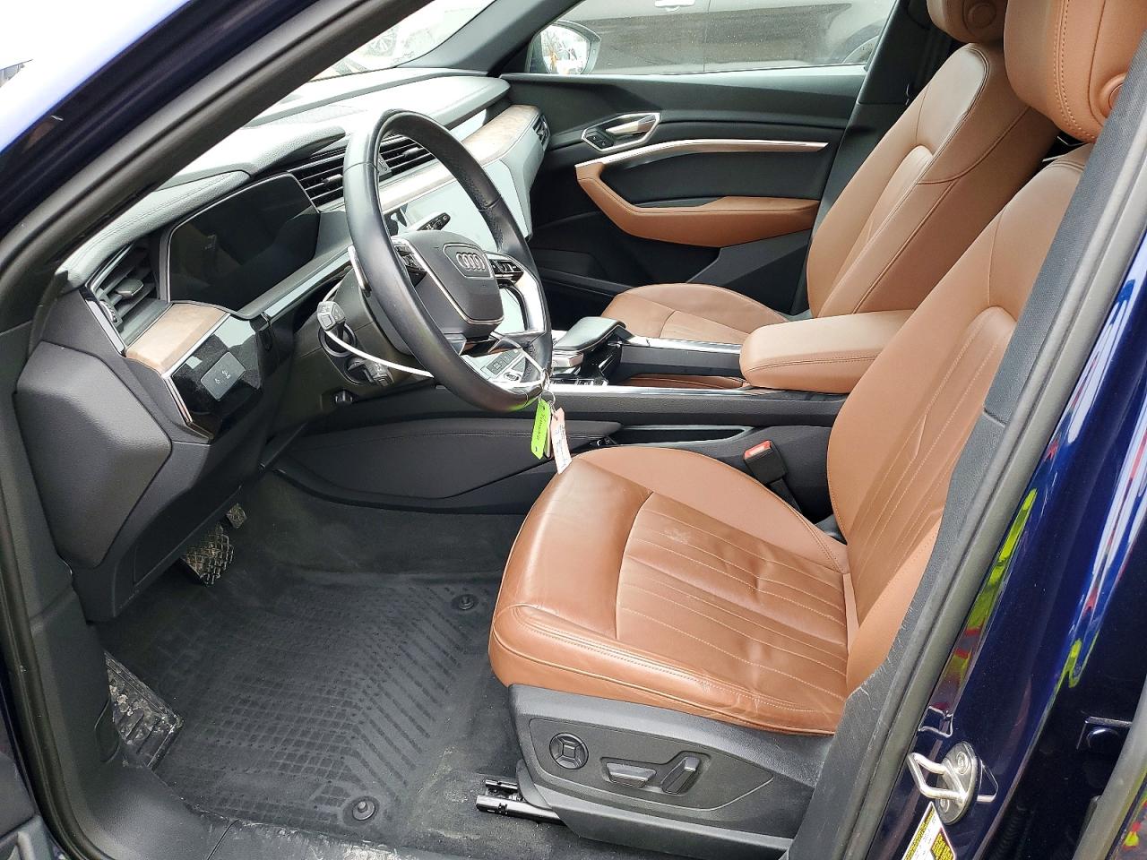2022 AUDI E-TRON PREMIUM photo 13
