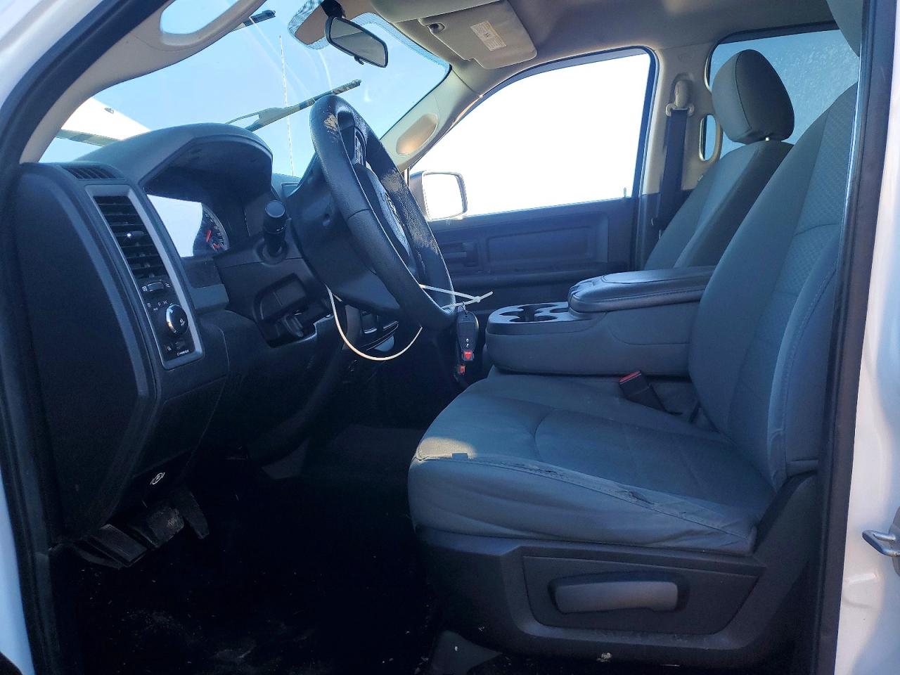 2014 RAM 1500 ST photo 7
