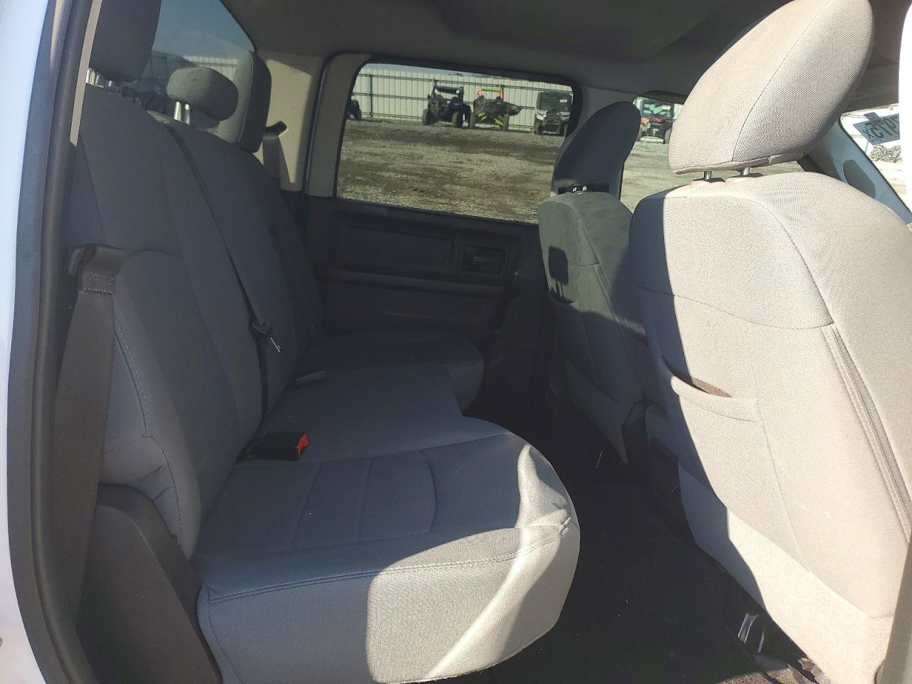 2014 RAM 1500 ST photo 10