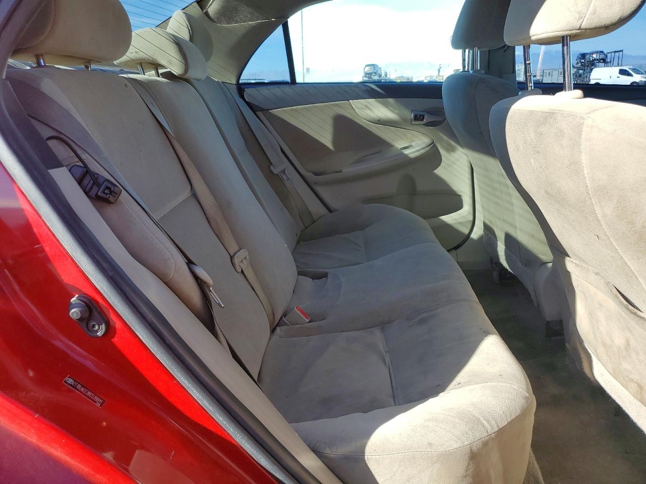 2011 TOYOTA COROLLA LE photo 10
