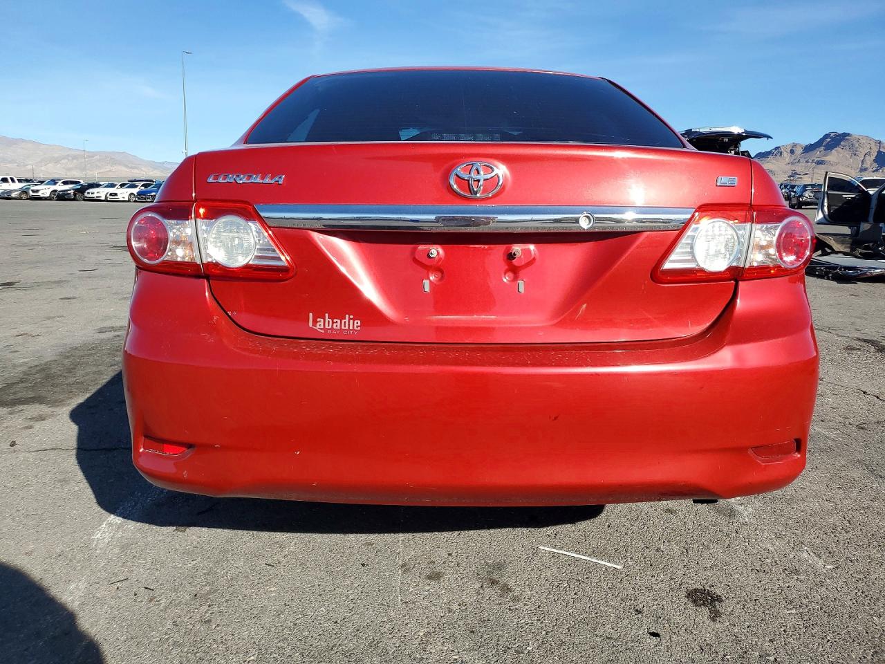 2011 TOYOTA COROLLA LE photo 6