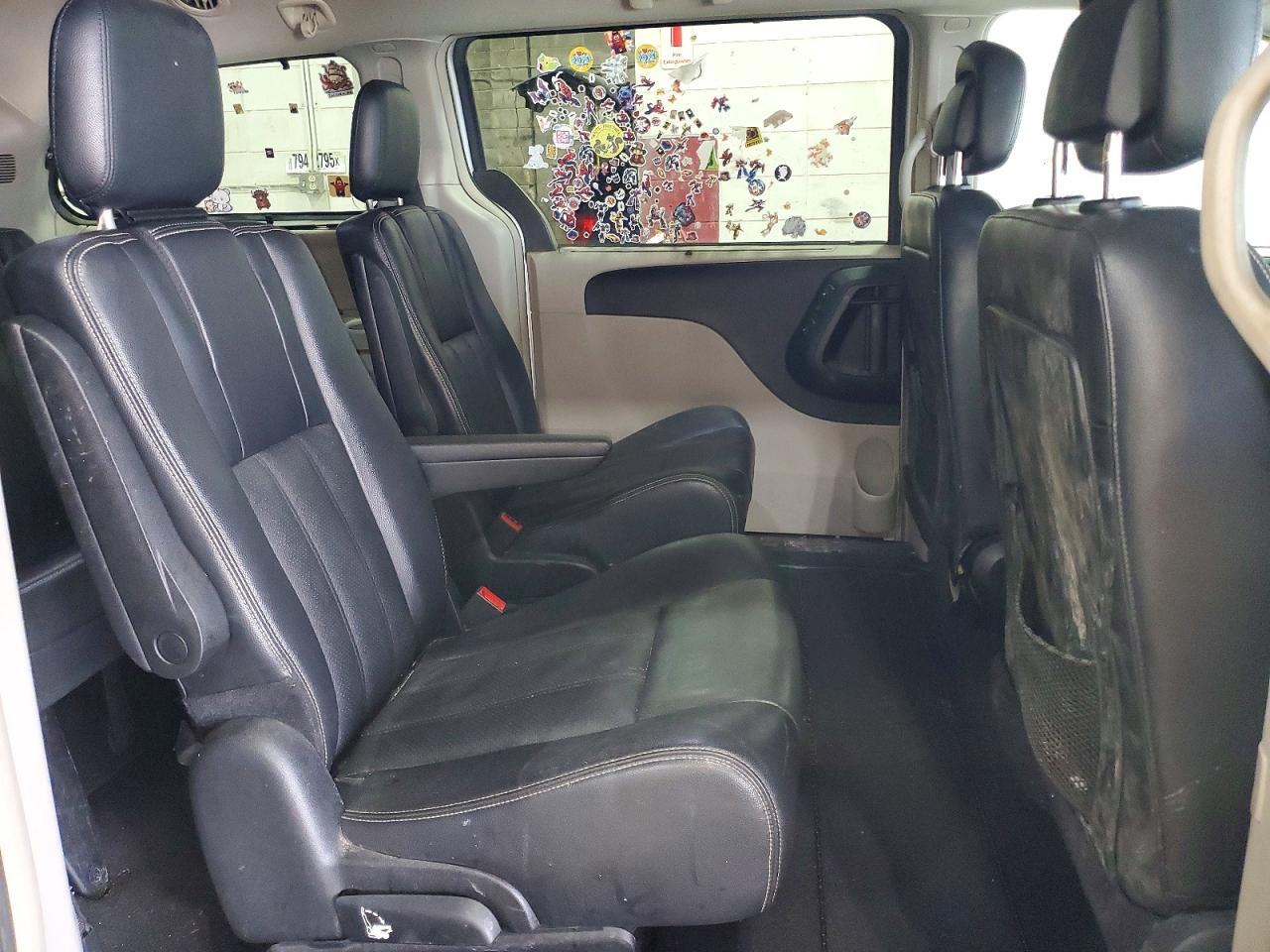 2012 CHRYSLER TOWN & COUNTRY TOURING L photo 11