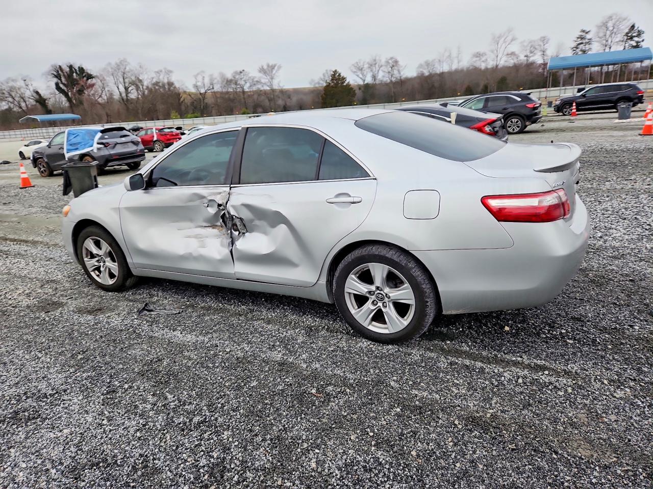 2009 TOYOTA CAMRY LE photo 2