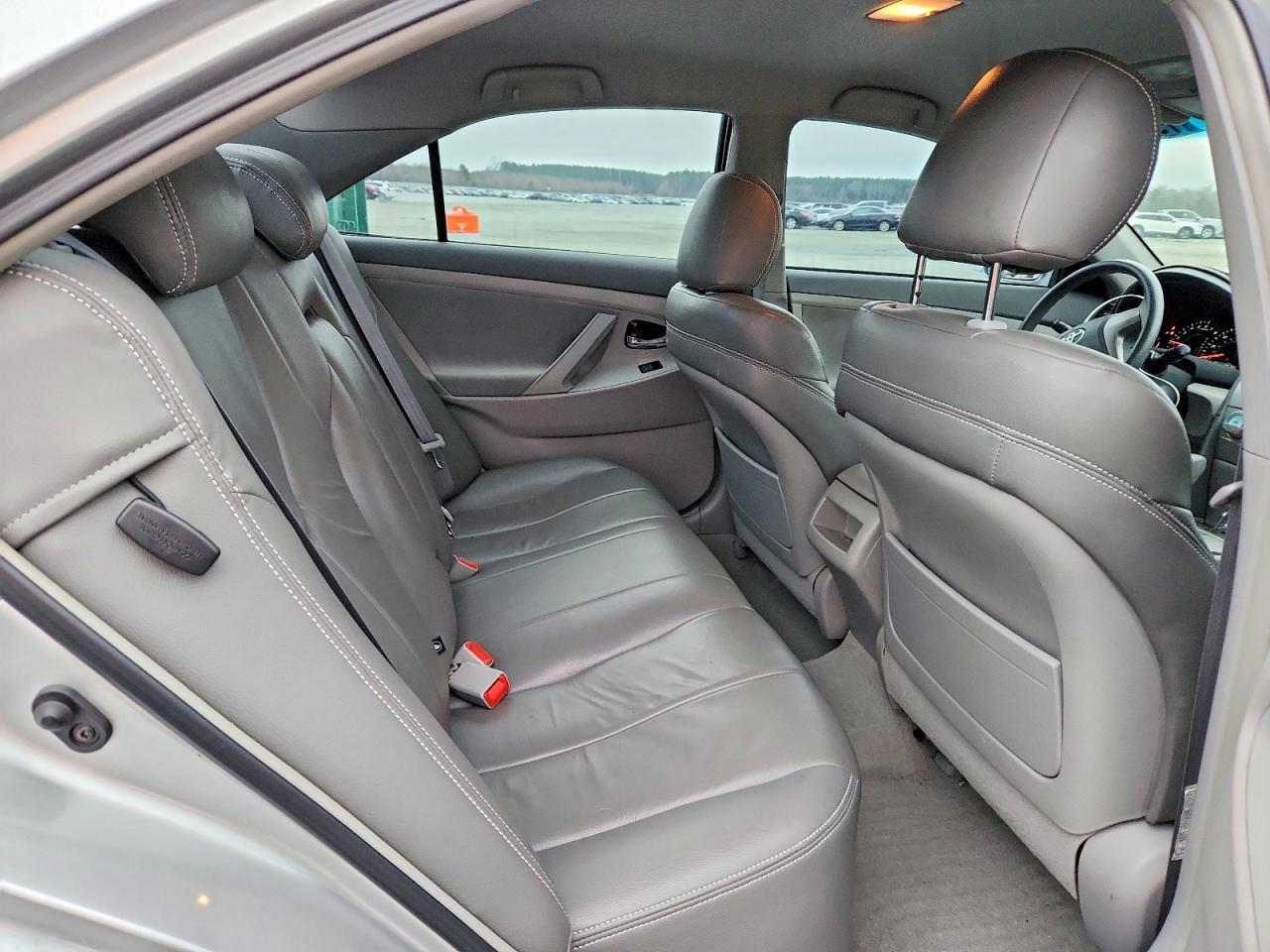 2009 TOYOTA CAMRY LE photo 10