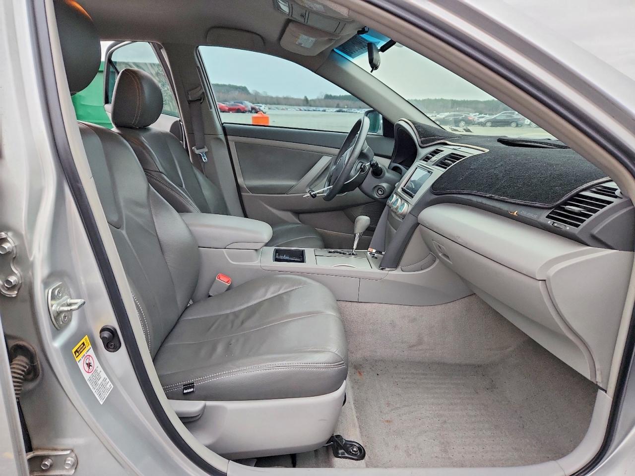 2009 TOYOTA CAMRY LE photo 7
