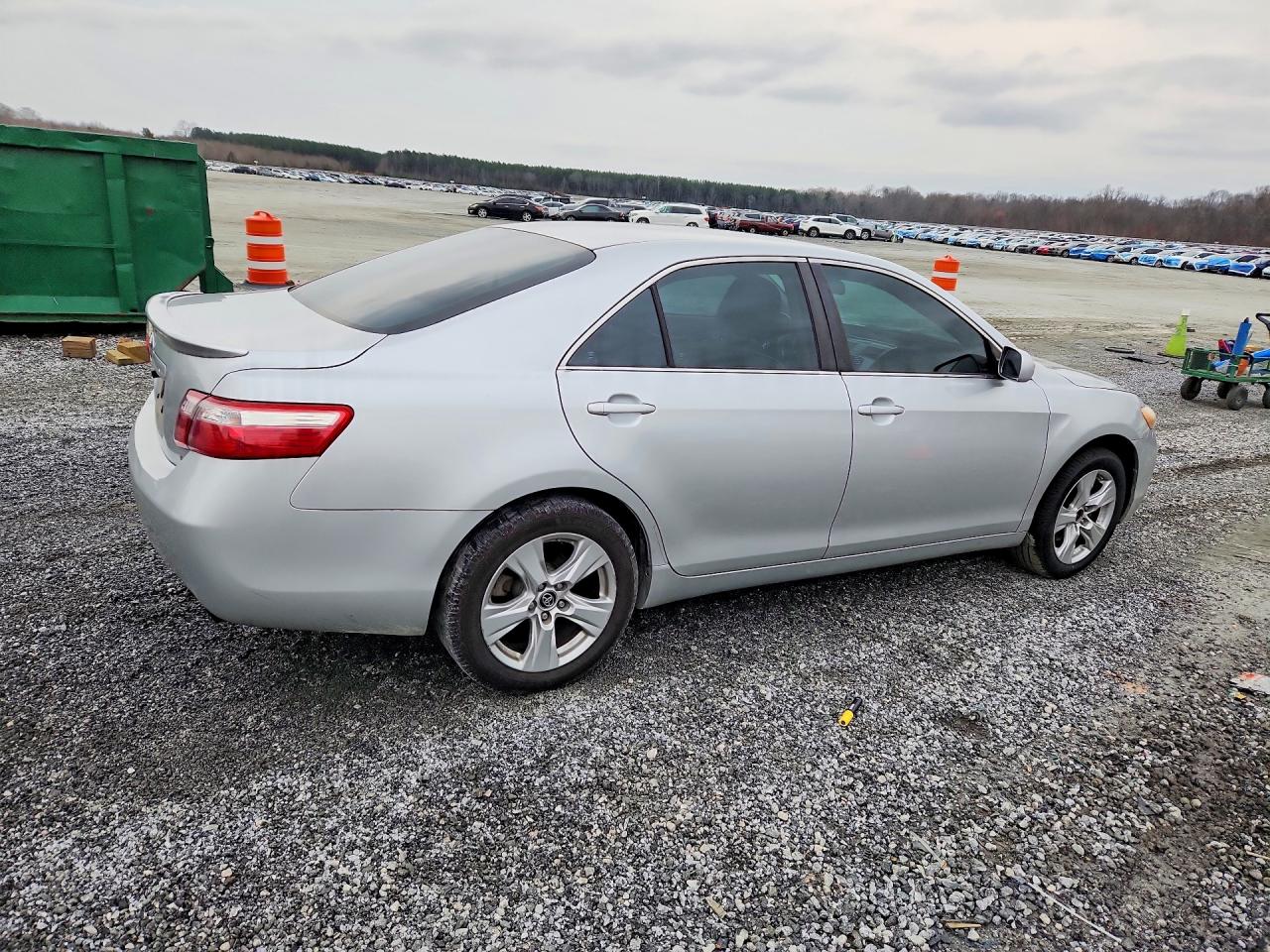 2009 TOYOTA CAMRY LE photo 3