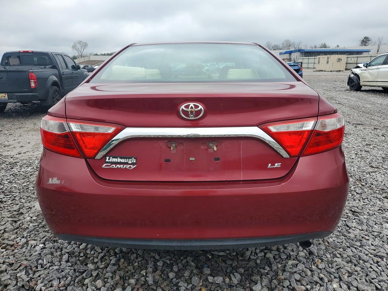2016 TOYOTA CAMRY LE photo 16