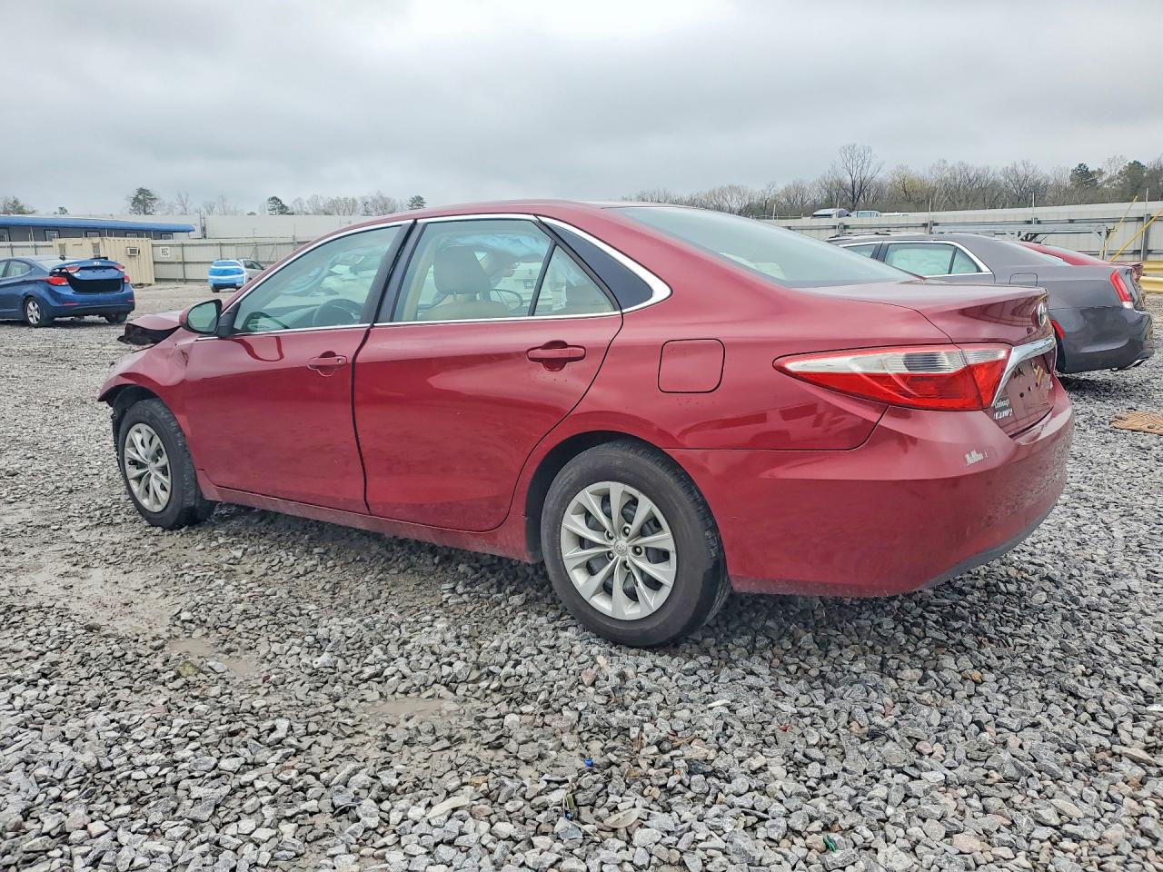2016 TOYOTA CAMRY LE photo 4