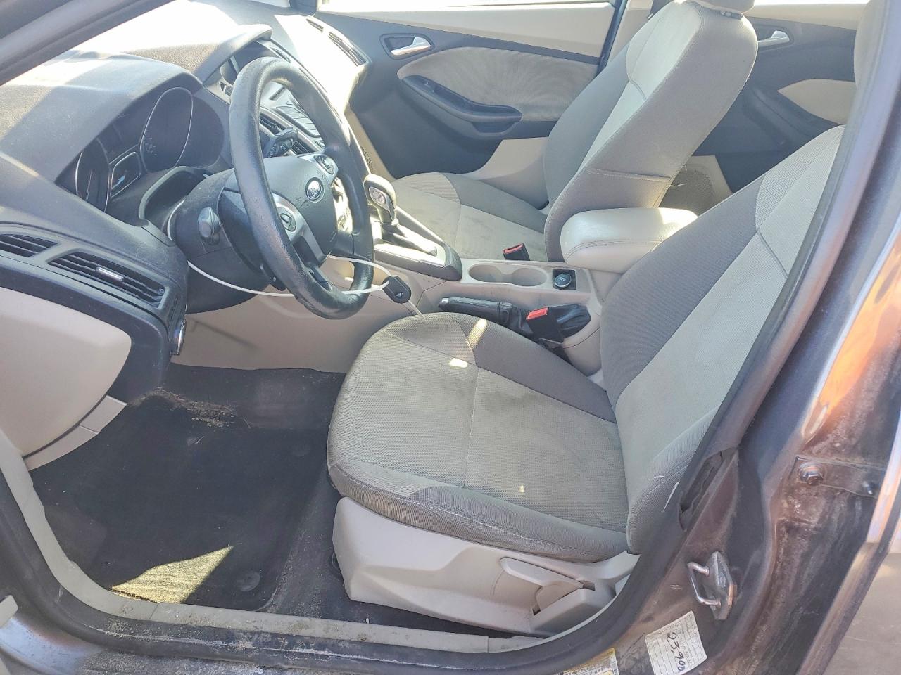 2014 FORD FOCUS SE photo 7