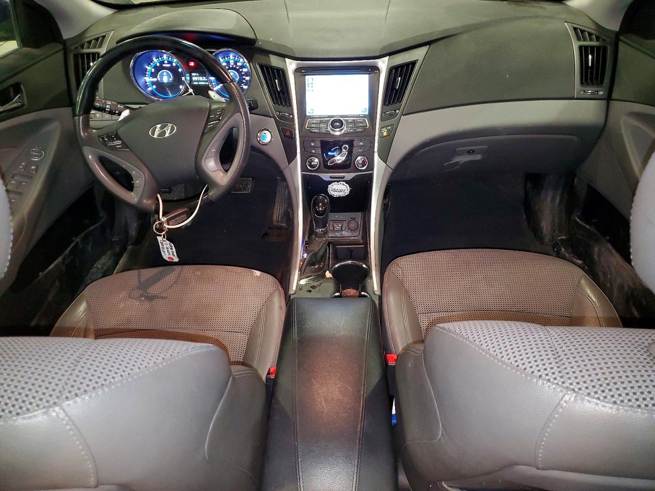 2013 HYUNDAI SONATA SE photo 22