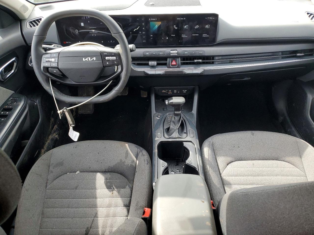 2025 KIA K4 EX photo 8