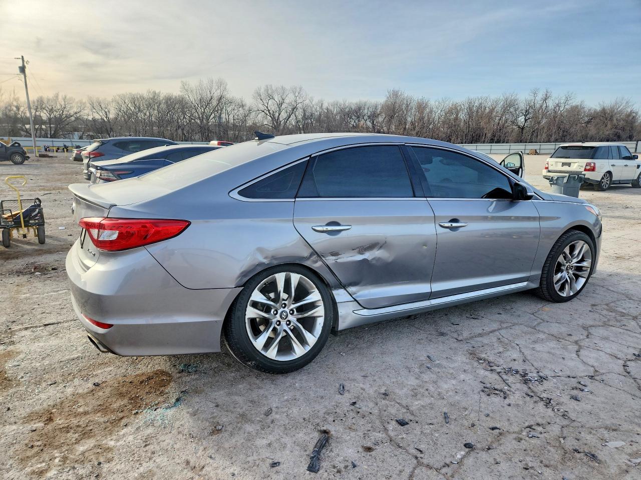 2015 HYUNDAI SONATA photo 3