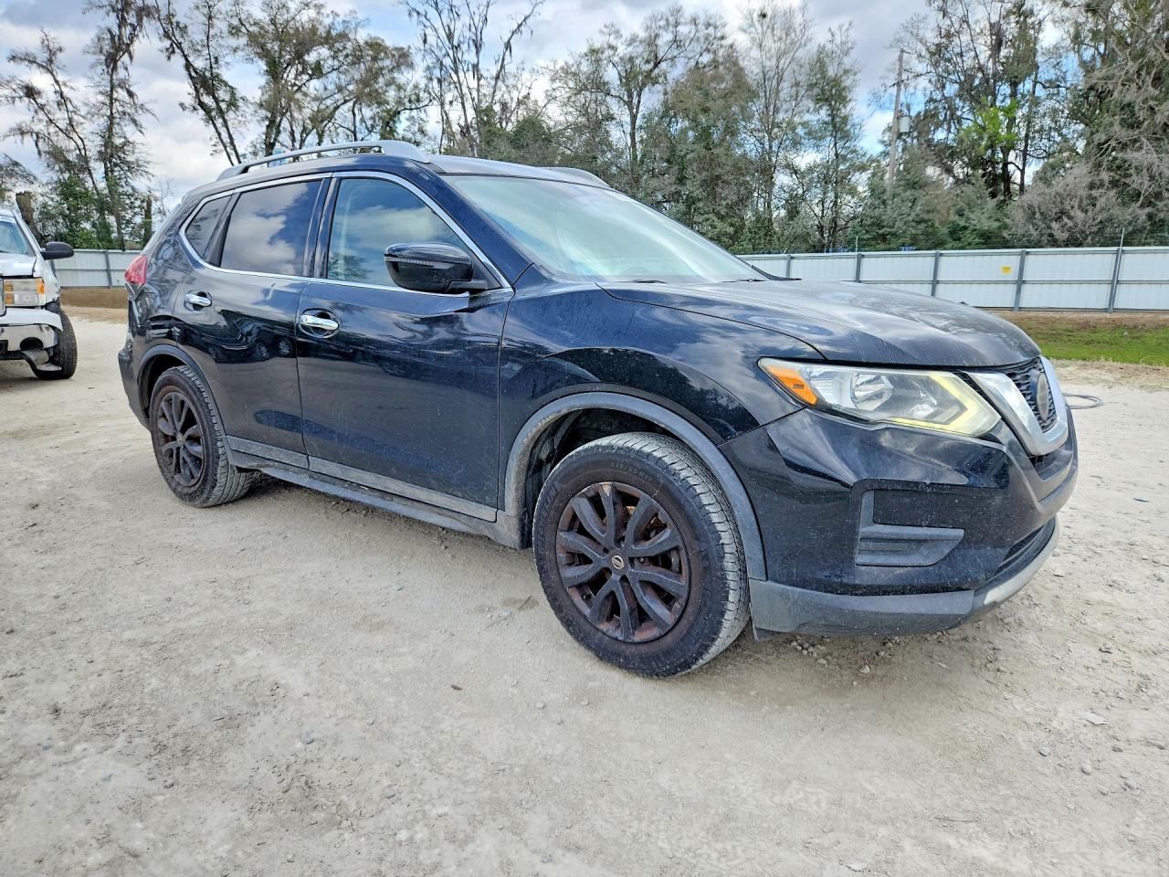 2019 NISSAN ROGUE SV photo 10