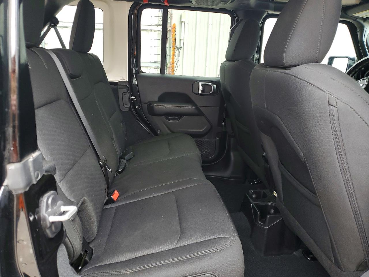2018 JEEP WRANGLER UNLIMITED SAHARA photo 11
