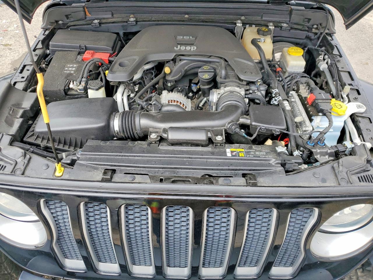 2018 JEEP WRANGLER UNLIMITED SAHARA photo 12